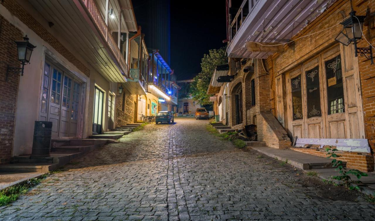 Hotel History • Სასტუმრო Ისტორია シグナギ エクステリア 写真