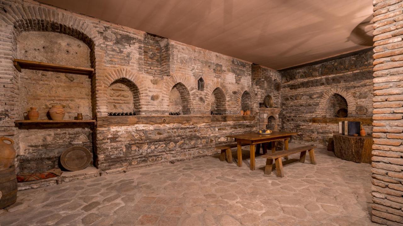 Hotel History • Სასტუმრო Ისტორია シグナギ エクステリア 写真
