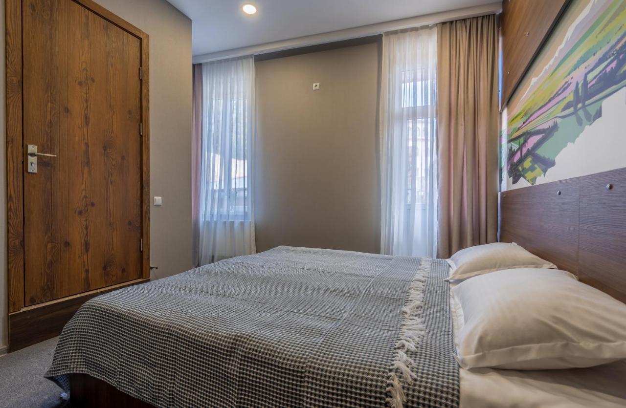 Hotel History • Სასტუმრო Ისტორია シグナギ エクステリア 写真