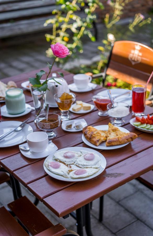 Hotel History • Სასტუმრო Ისტორია シグナギ エクステリア 写真